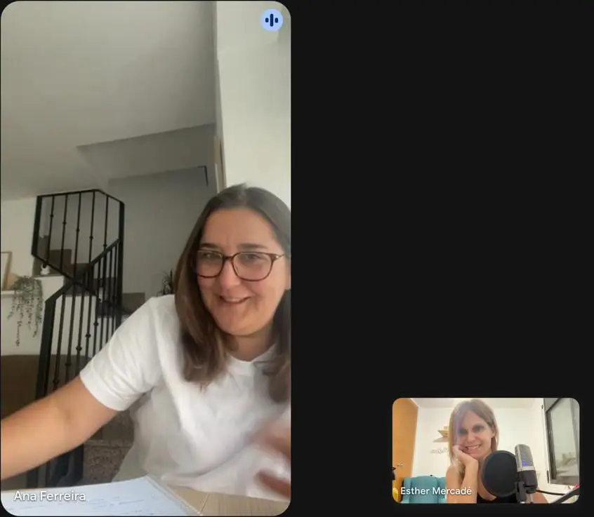 Dueño feliz con su gato